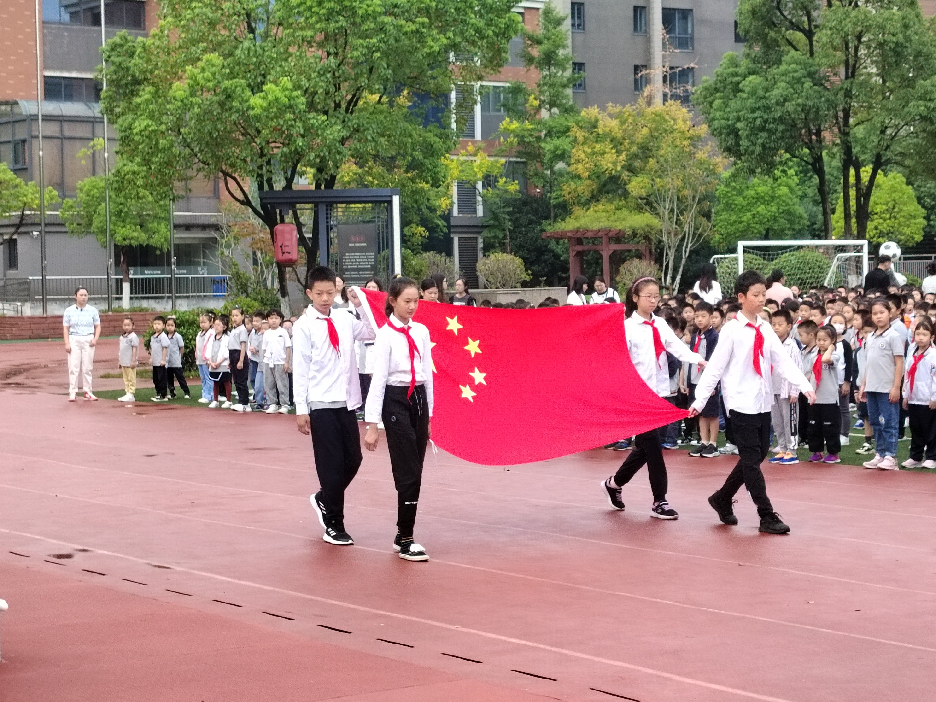 金陵小学第七届“校长杯”校园足球联赛开幕式新闻稿_html_m61b0e3ea.jpg