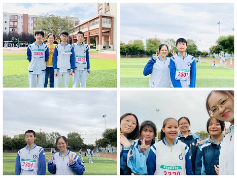 与学生合影.jpg