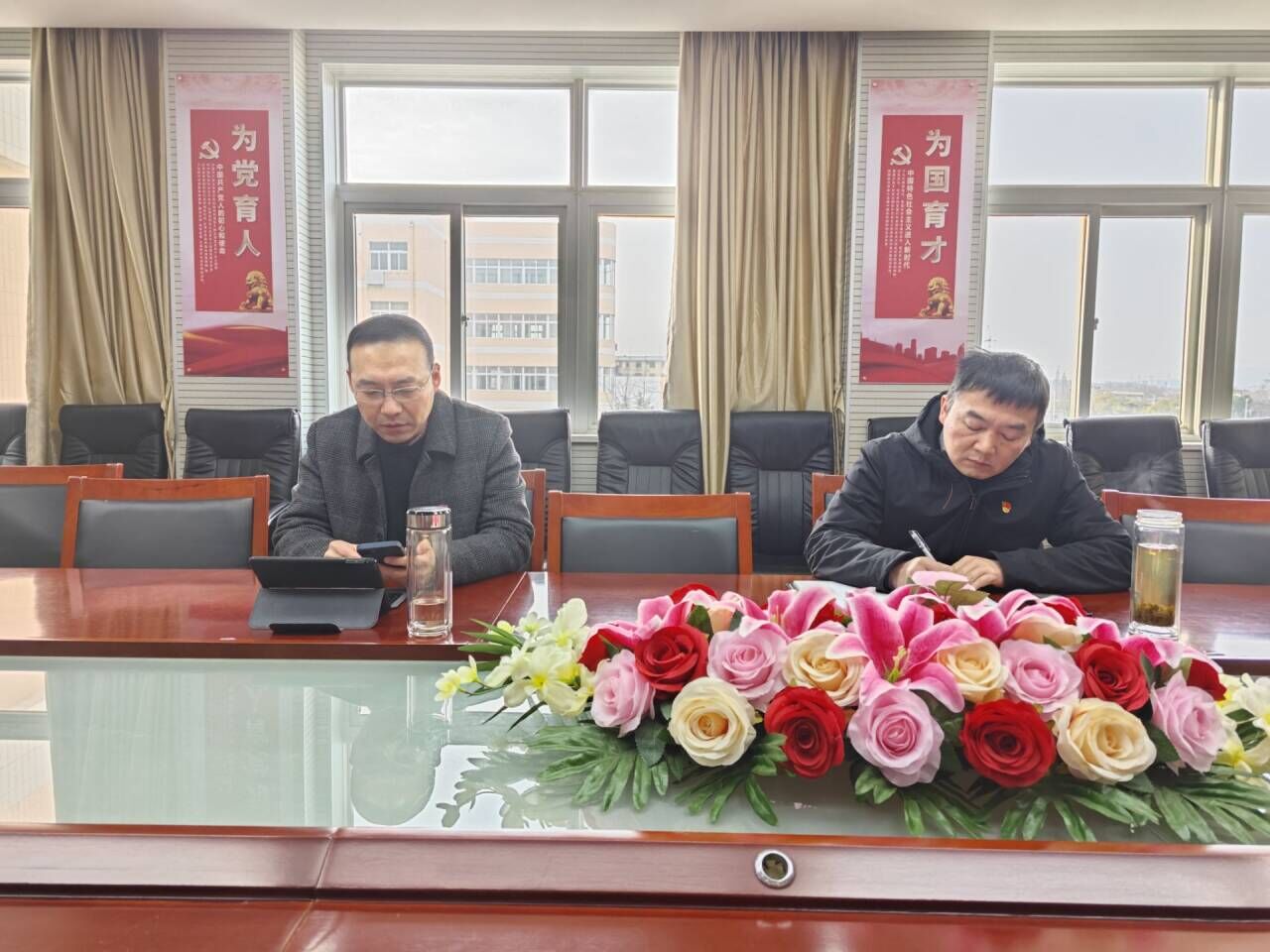 【百炼石苑·党建引领】真抓实干求实效，笃行不怠促发展——南京市栖霞区实验初级中学南炼分校召开二月份支委会