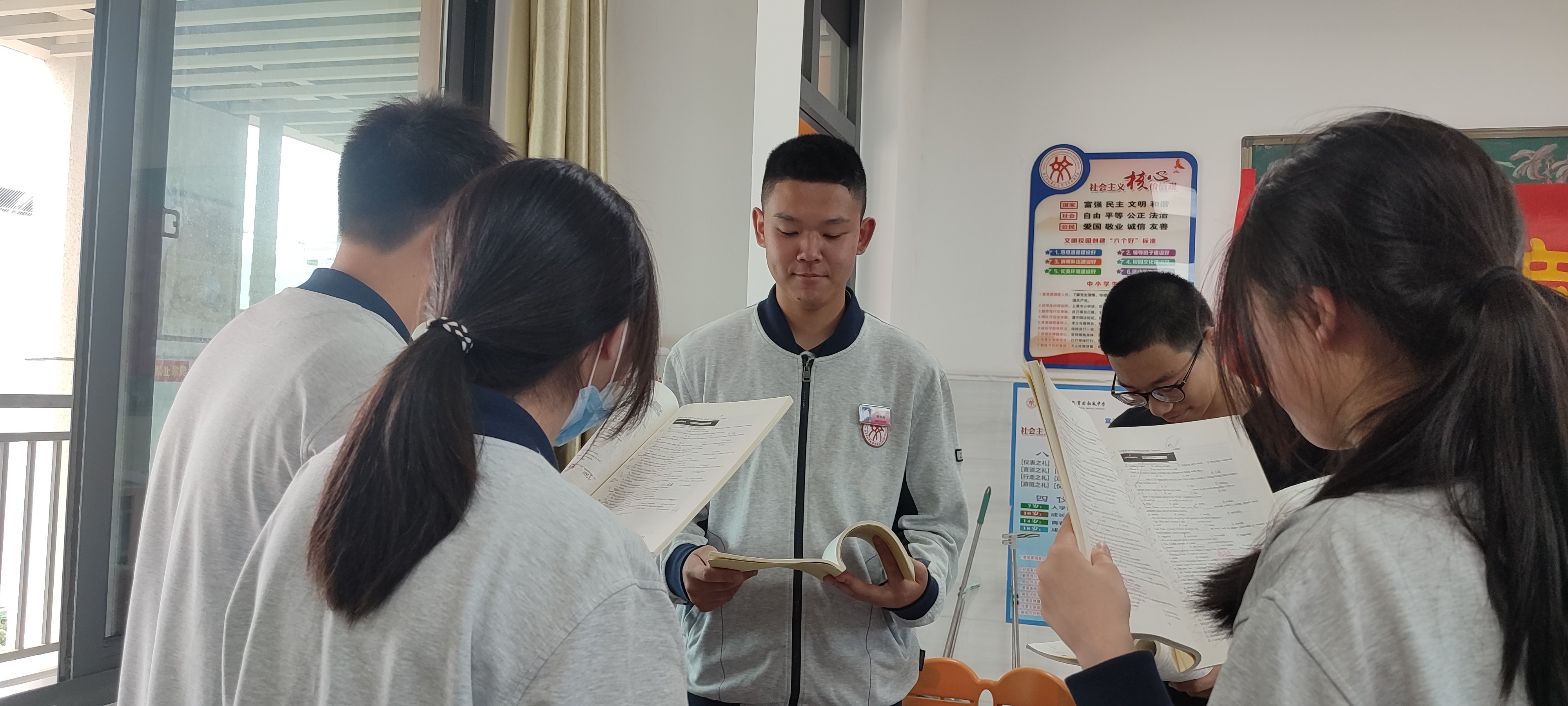 2024年2月  周欣冉市三好事迹（2月用故事1）_html_243fbc91.jpg