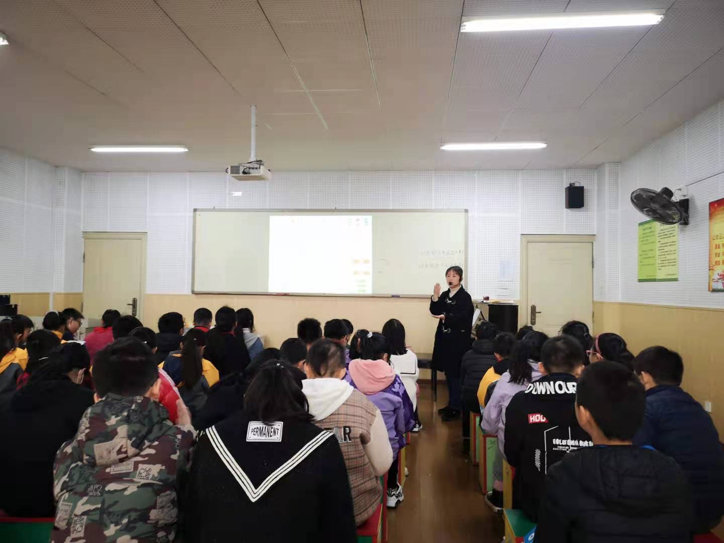 杨洁执教《梨园英秀》.JPG