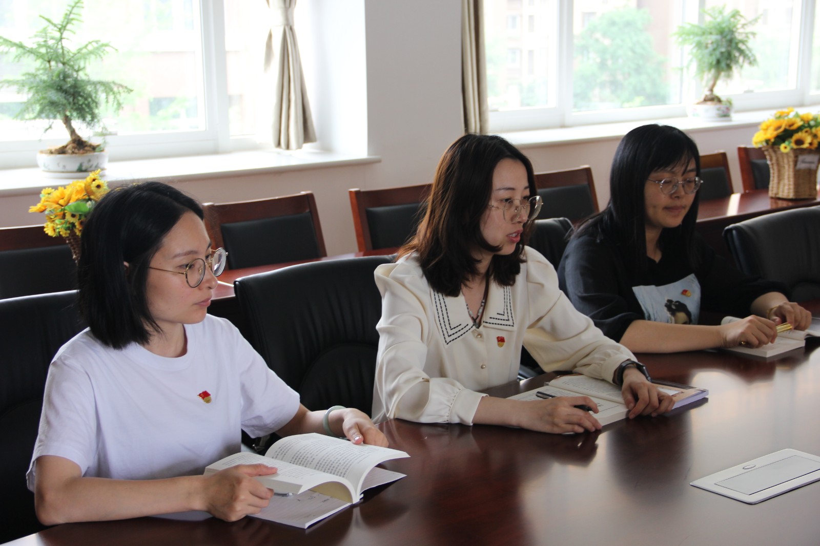 【阳光太阳城】铭记初心学党史   砥砺奋进开新局  花港一小党支部主题党日活动（五）