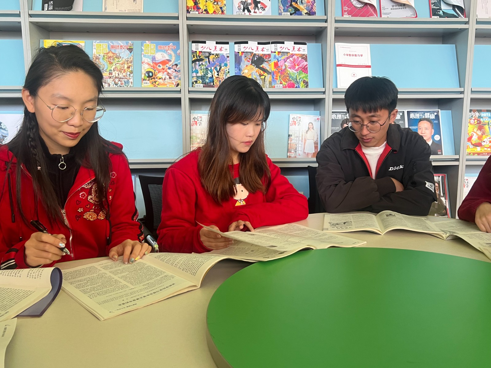 【花港一小】阳光之旅，助力成长（一百一十九）  聚焦教师理论学习，推动教育高质量发展