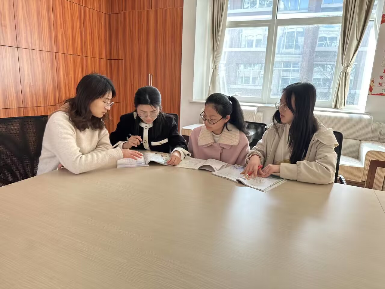 【花港一小】凝聚集体智慧 打造理想课堂 （一百一十四） 花港一小集体备课活动