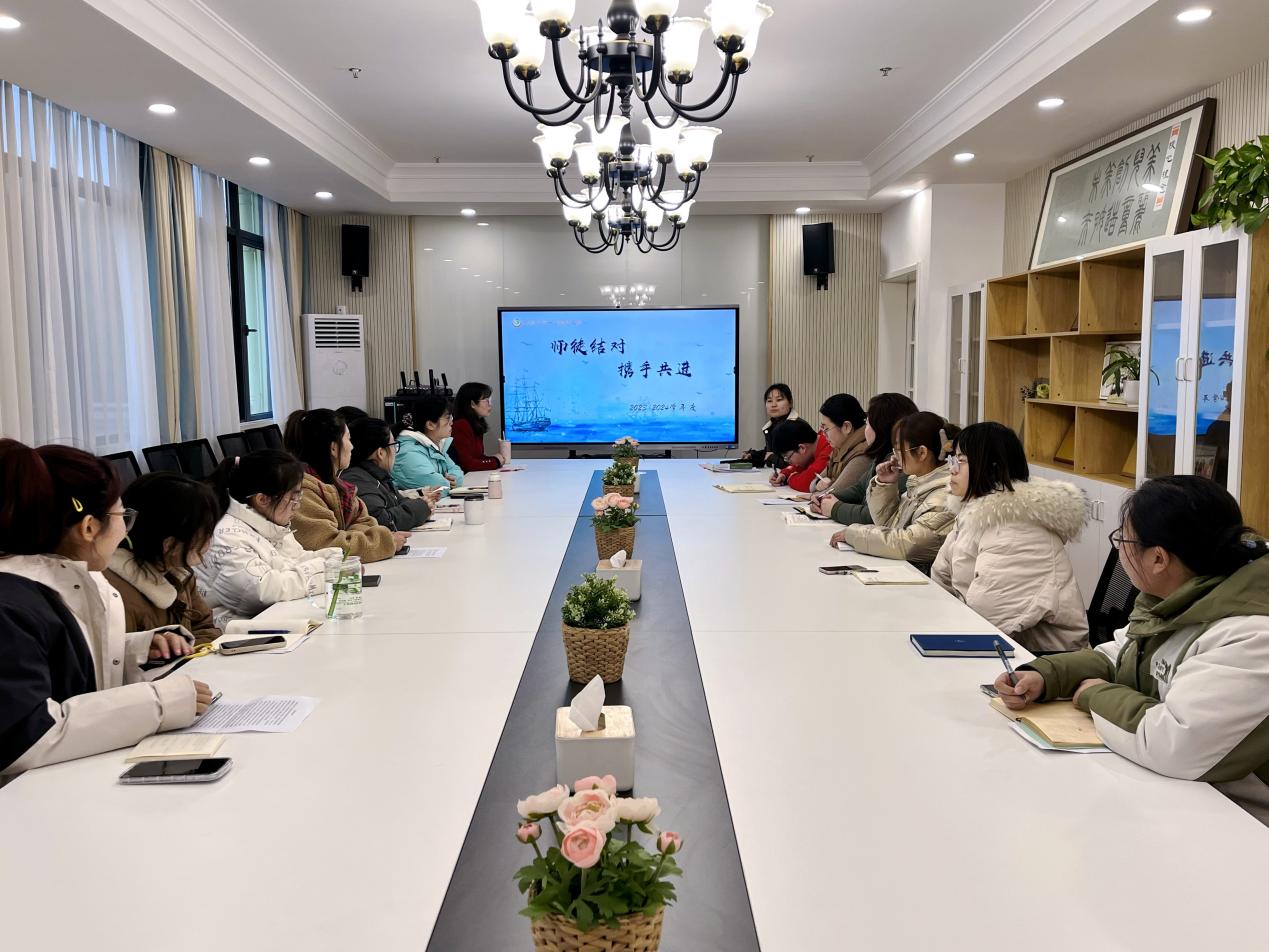【新闻】师徒结对_html_m618d3387.jpg