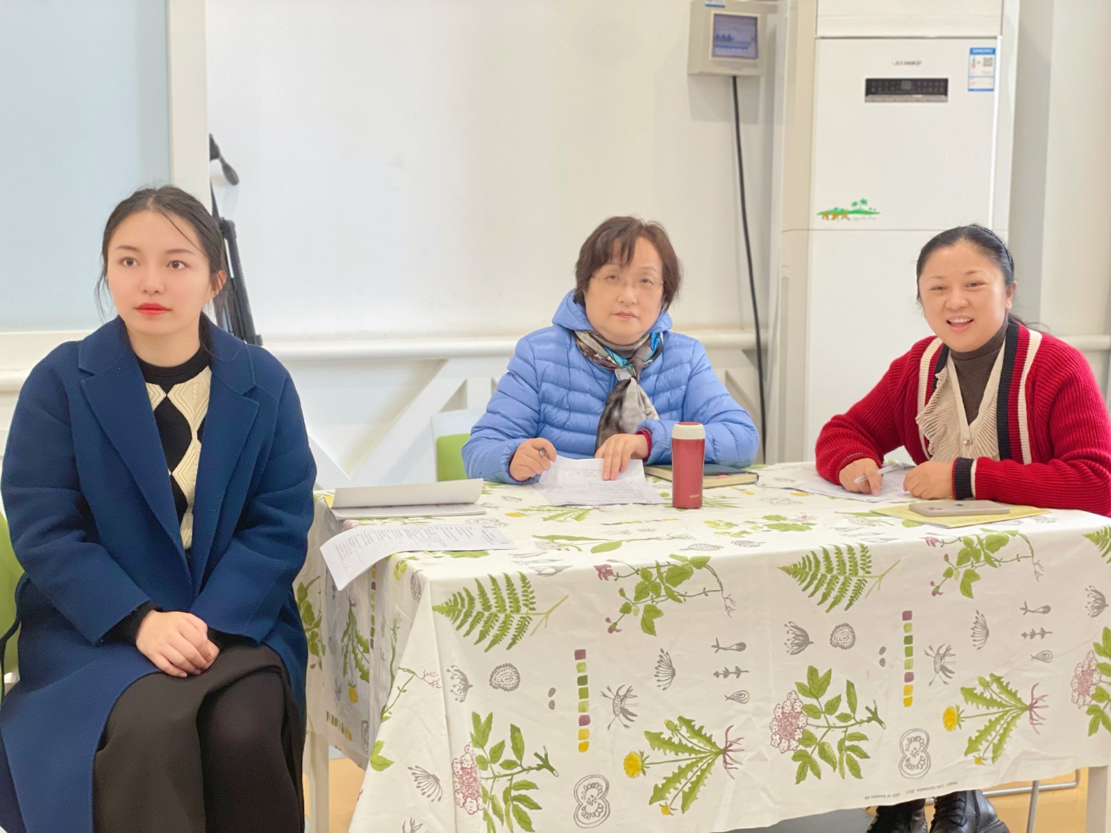 观摩集体教学活动.jpg