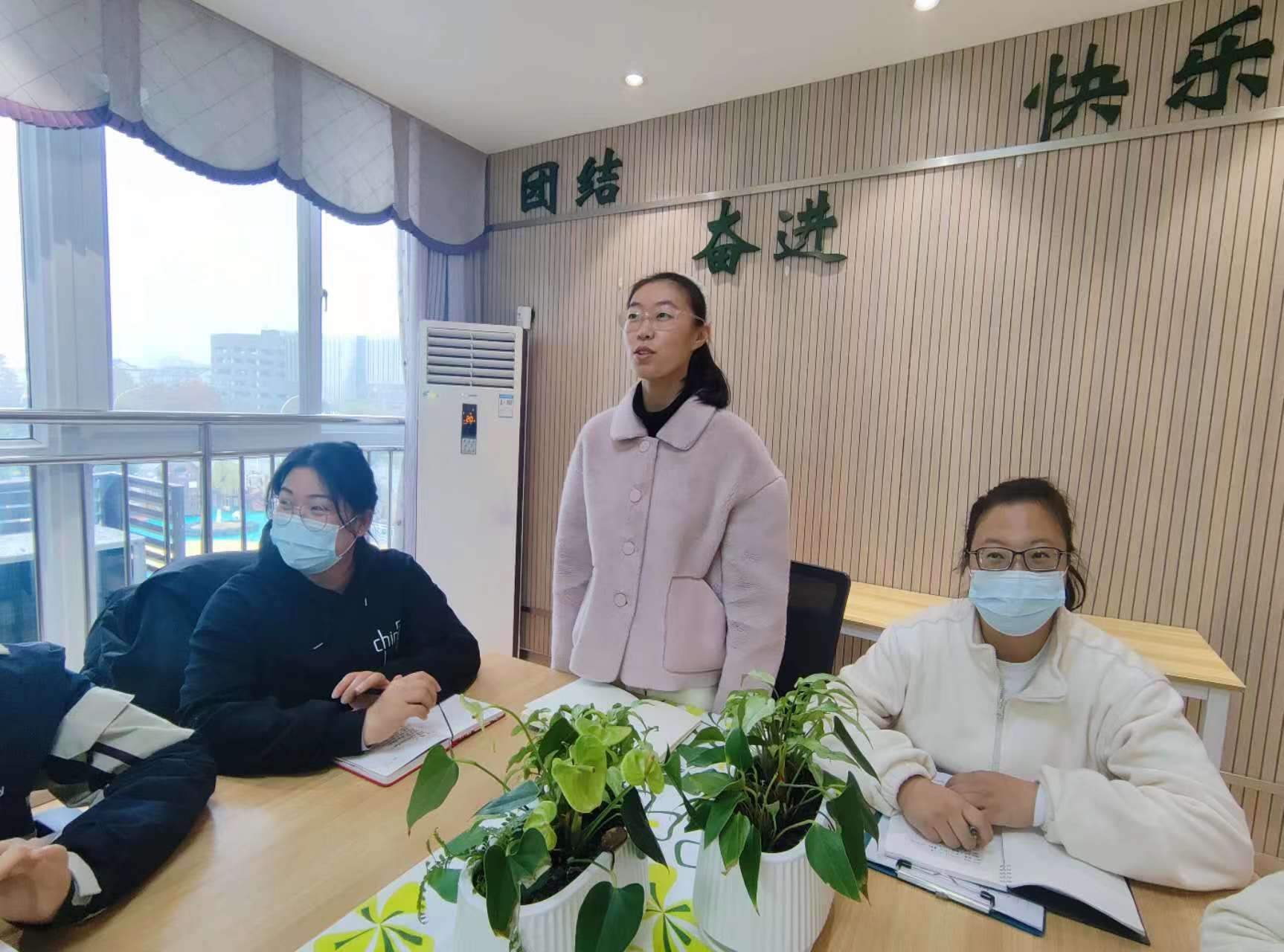 园本研训活动新闻_html_m7ecc7b76.jpg