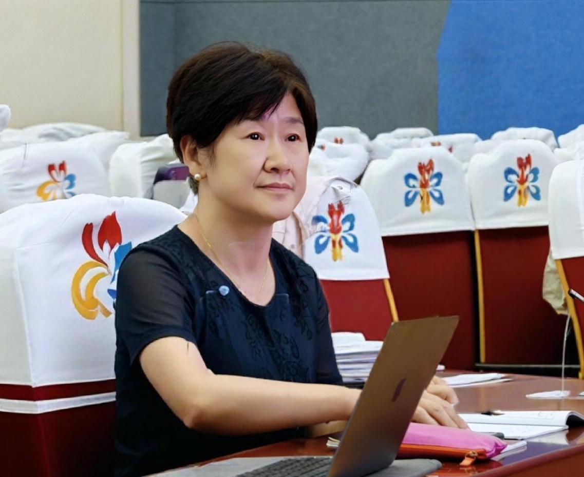 聚焦单元整体教学，共研共探新教材 新版_html_m1cd97136.jpg
