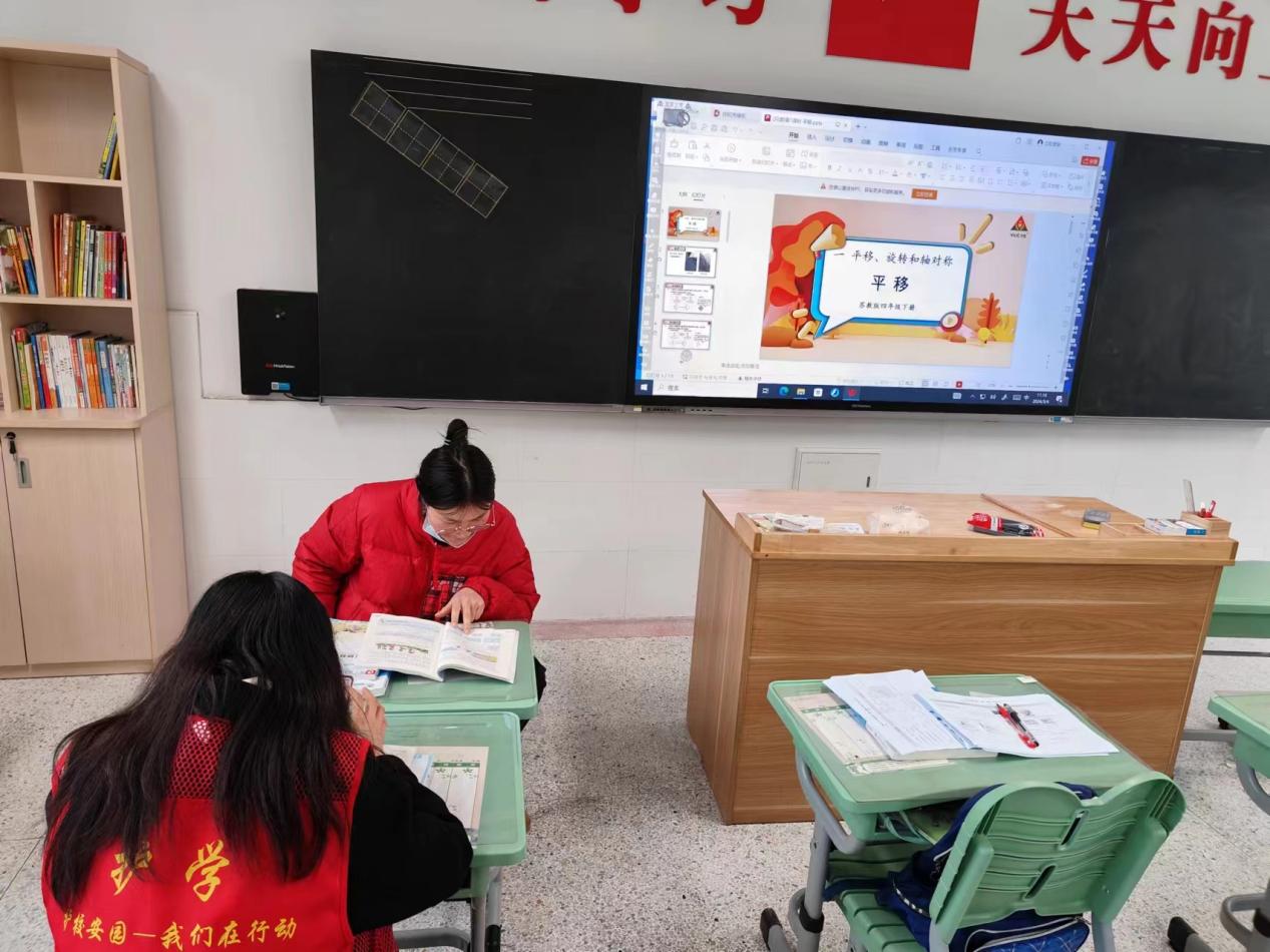 数学组第三周集体备课活动侧记_html_cbd83f4.jpg