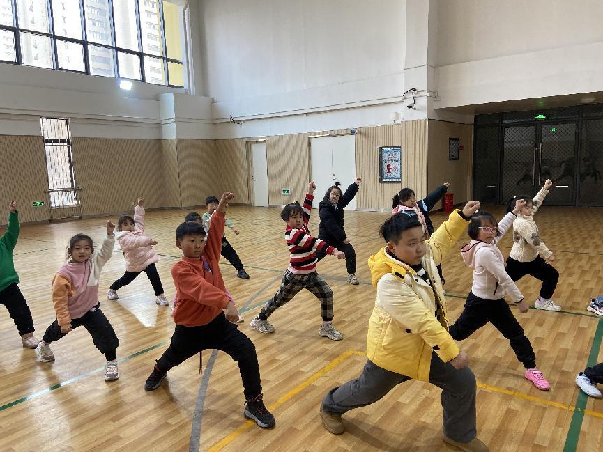 多彩社团 助力成长--南京市丁家庄第三小学社团活动侧记_html_2f505672.jpg