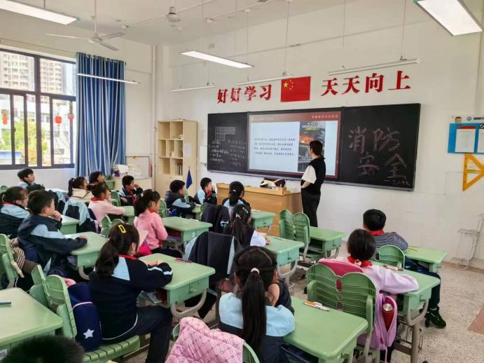 【正学丁三·德育】预防为主，生命至上——南京市丁家庄第三小学消防安全主题班会活动侧记_html_m26591cf5.jpg