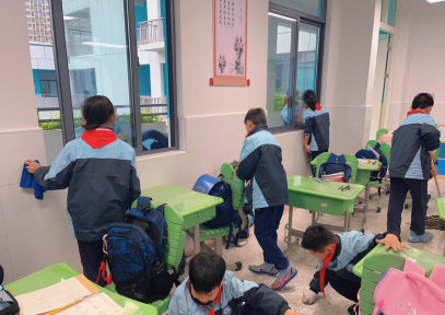 【正学丁三·德育】家校齐心协力，共建美丽校园——丁家庄第三小学大扫除活动侧记_html_m5e9872f6.png
