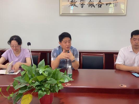 迎接新教师报道_html_m36e427ab.jpg