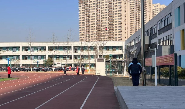 【正学丁三·德育】爱满旗飘，心灵共舞_html_m2772d4b8.jpg