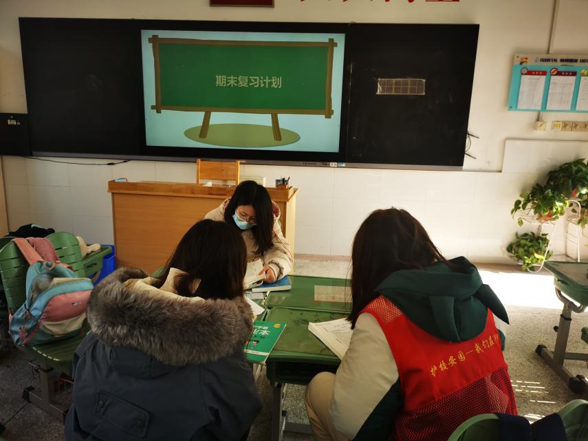 数学组第十七周集体备课活动侧记_html_7d6eb509.jpg