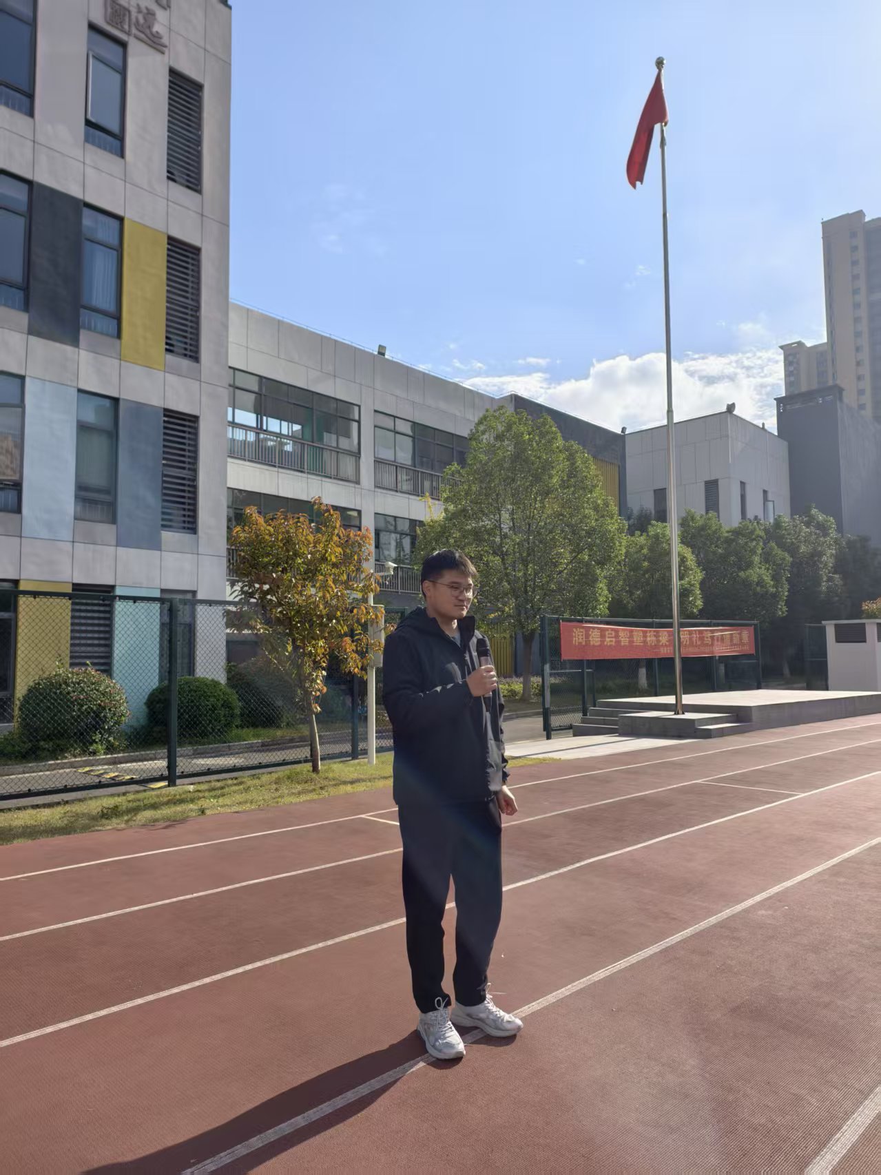 【正学丁三&middot;后勤】消防演练进校园 安全意识入人心_html_m6d175ea8.jpg