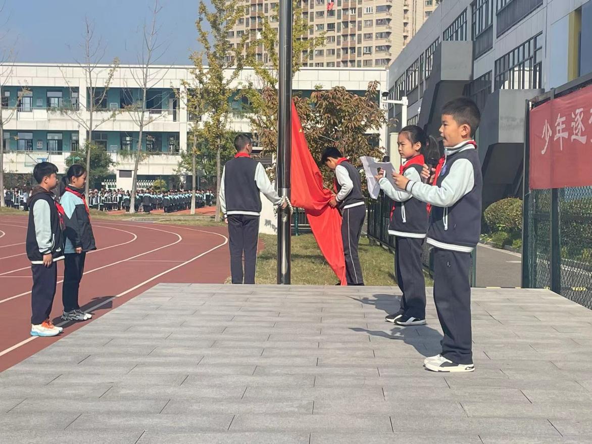 【正学丁三·德育】学八礼四仪，懂餐饮之礼——丁家庄第三小学第十一周主题升旗仪式报道_html_1230fa37.jpg
