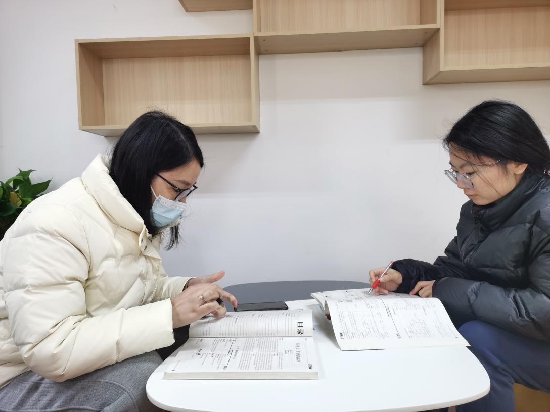 2.4数学组集体备课活动侧记(1)_html_5de5fed7.jpg