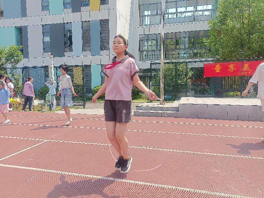 【正学丁三·教学】青春活力绽芳华，体育之光满校园 ——丁家庄第三小学第五届“艺之独秀”嘉年华“射苑”活动侧记_html_22e21e01.jpg