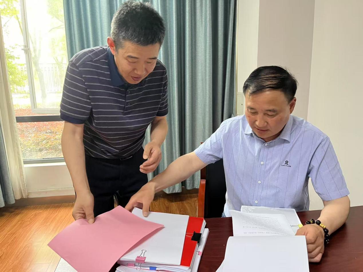 【正学·丁三】安全督导筑防线 精准把脉促提升——栖霞区责任督学5月“校园安全”督导侧记(1)_html_1c1e28b8.jpg