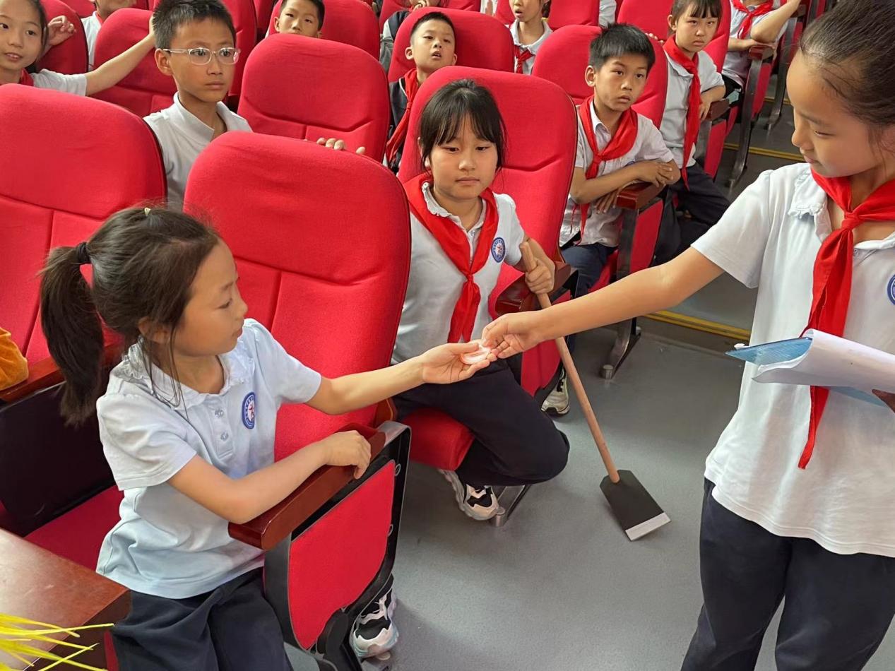 【正学丁三·教学】书香润童心  寓言启智慧南京市丁家庄第三小学三年级读书节活动(2)_html_m4812f08b.jpg
