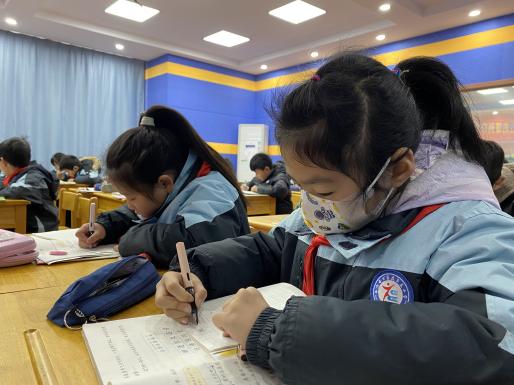 【正学丁三】浓浓语文味 淡淡荷花香——丁家庄第三小学语文组校本研修活动侧记_html_719263d8.jpg