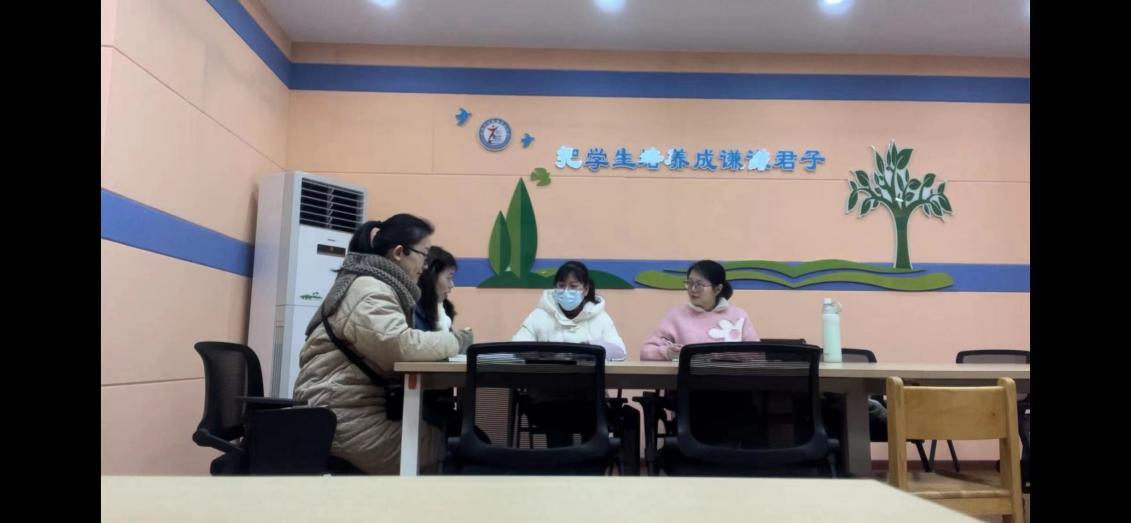 英语组校本研修活动侧记_html_137dbd.jpg