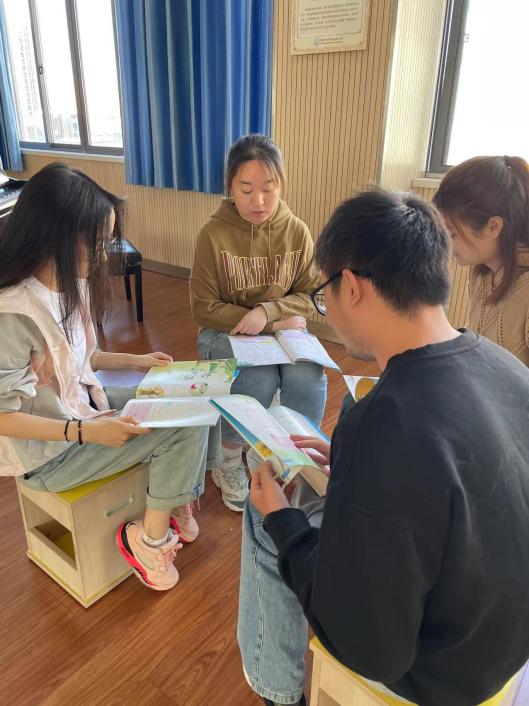 【正学丁三•教学】“聚”集体智慧 “备”精彩课堂——南京市丁家庄第三小学综合组集体备课活动_html_27e1ba0a.jpg