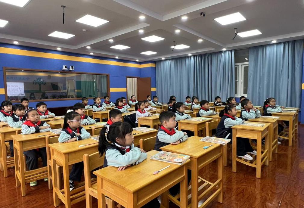 【正学丁三】“语”你同行，“研”中成长——丁家庄第三小学语文教研活动侧记_html_1edab8ce.jpg