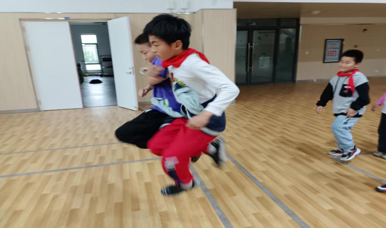 社团活动报道_html_481ad26d.jpg