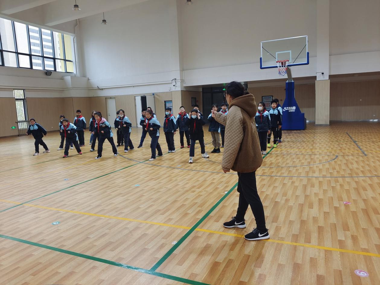 【正学丁三·教学】体育教研活动侧记(2)_html_2491e2f0.jpg