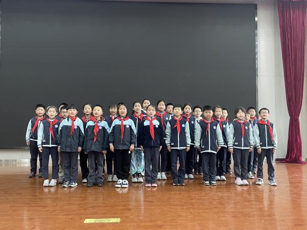 诵华美篇章 展书香校园(1)_html_m522226c6.jpg