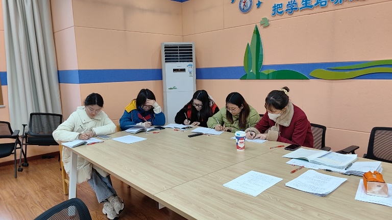 新锐教学，青春展翅——丁家庄第三小学青年教师展示课docx_html_2911e9a4.jpg