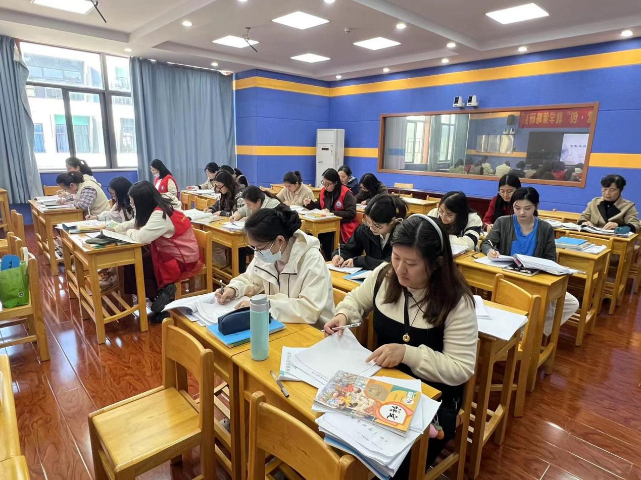 【正学丁三·教学】践行新课标,赋能新课堂——丁家庄第三小学语文组理论学习活动(一)_html_6f50fd05.jpg
