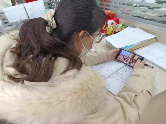 满媛 11.24青年教师观摩评课_html_45bc8f4b.jpg