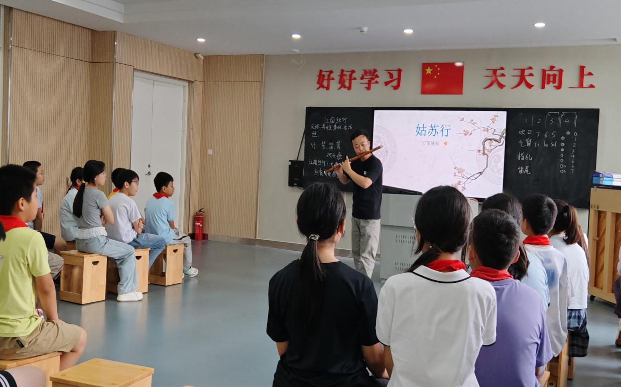 伏阳《欢乐歌》新闻稿_html_154c5c59.jpg