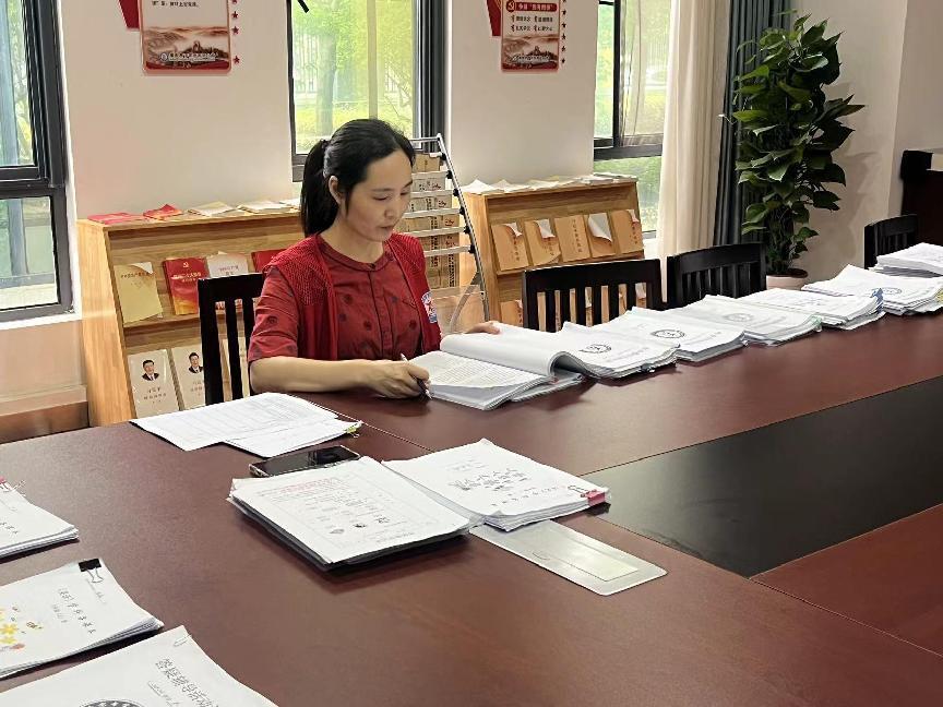 【正学丁三·教学】“以检查促规范，以规范促提升”——南京市丁家庄第三小学教学六认真之作业抽查侧记_html_3bd0f689.jpg