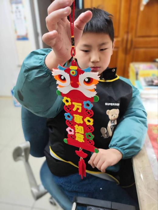 【正学丁三】巧手妙趣，喜迎龙年——丁家庄第三小学争做奇思妙想的“创意龙”主题活动侧记(1)_html_m312dc85a.jpg