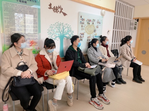 2021.3.22 【教师成长】葛丝丝 初心、成长、蜕变(1)_html_m5edd8ba4.jpg