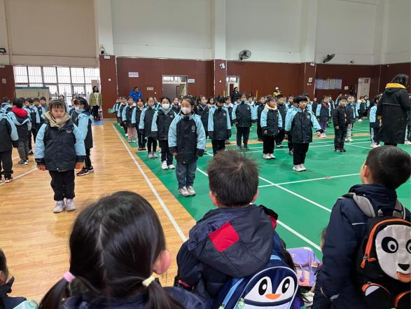 大班 参观小学报道_html_m1c8a92ff.jpg