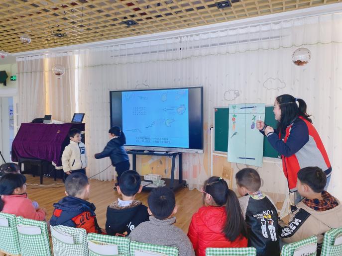 语言教研组活动报道(2)_html_m295cb2ba.jpg