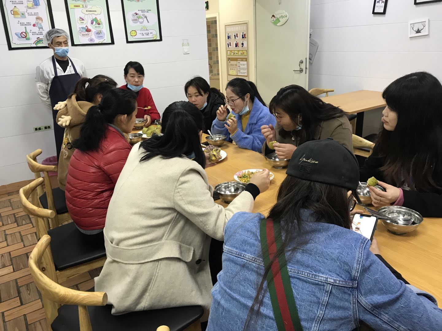 膳食委员会会议--2021.4.2_html_5d875988.jpg