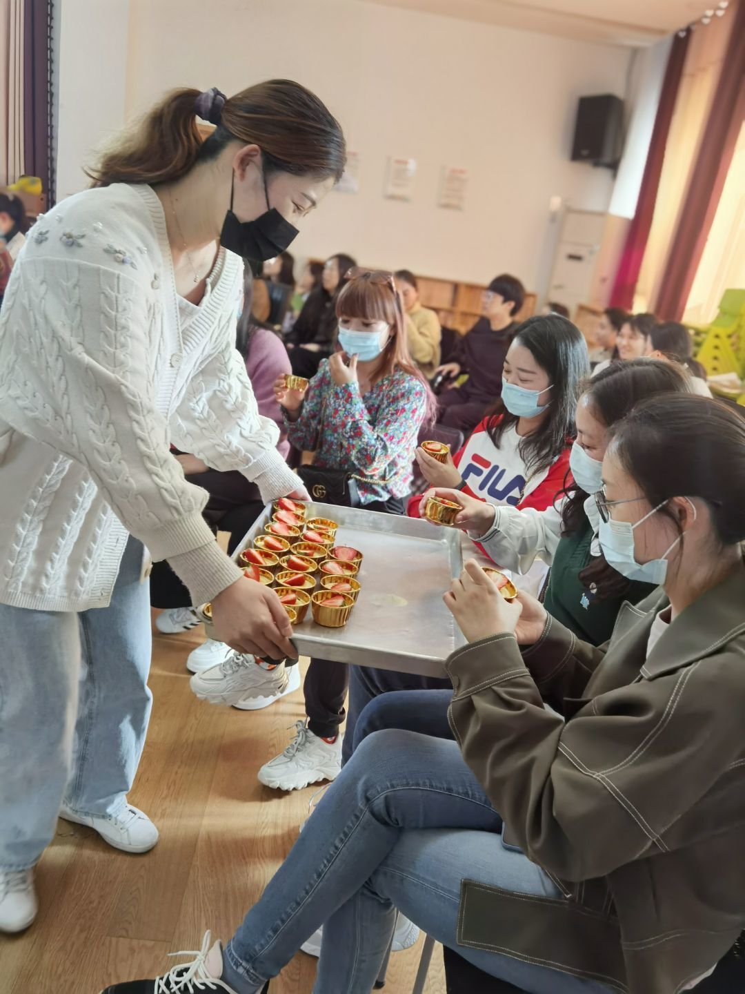 2021.4.22 李婷（大 园级家委会报道_html_760bcde.jpg