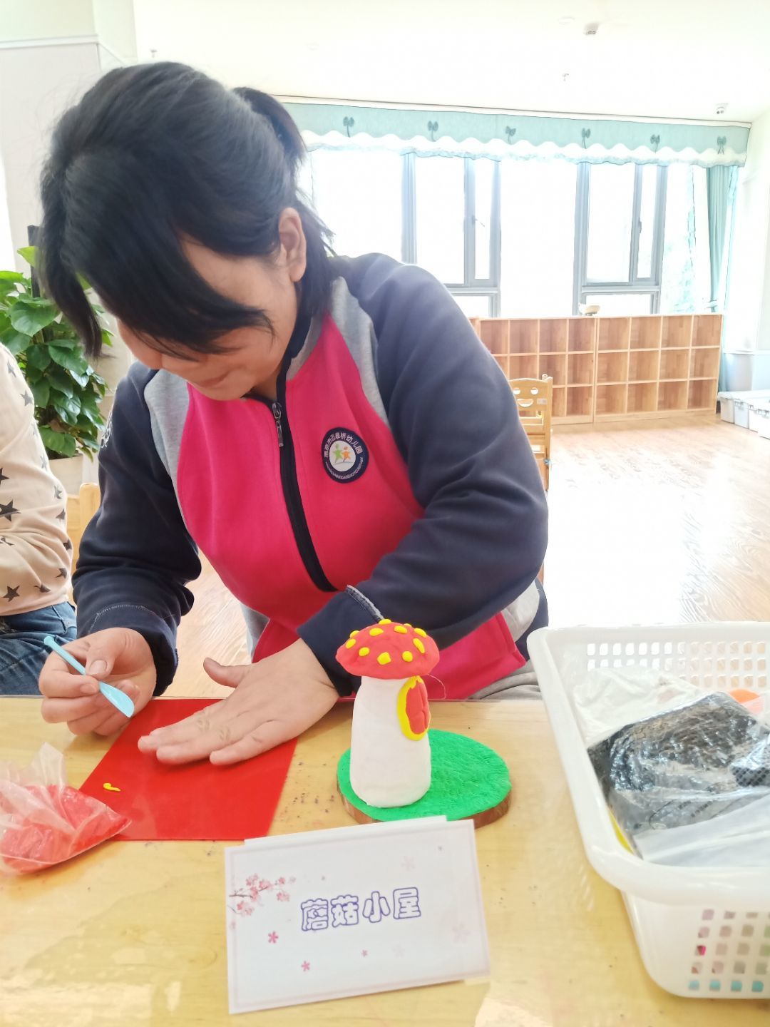 保育老师轻黏土创意比赛_html_7da931a6.jpg