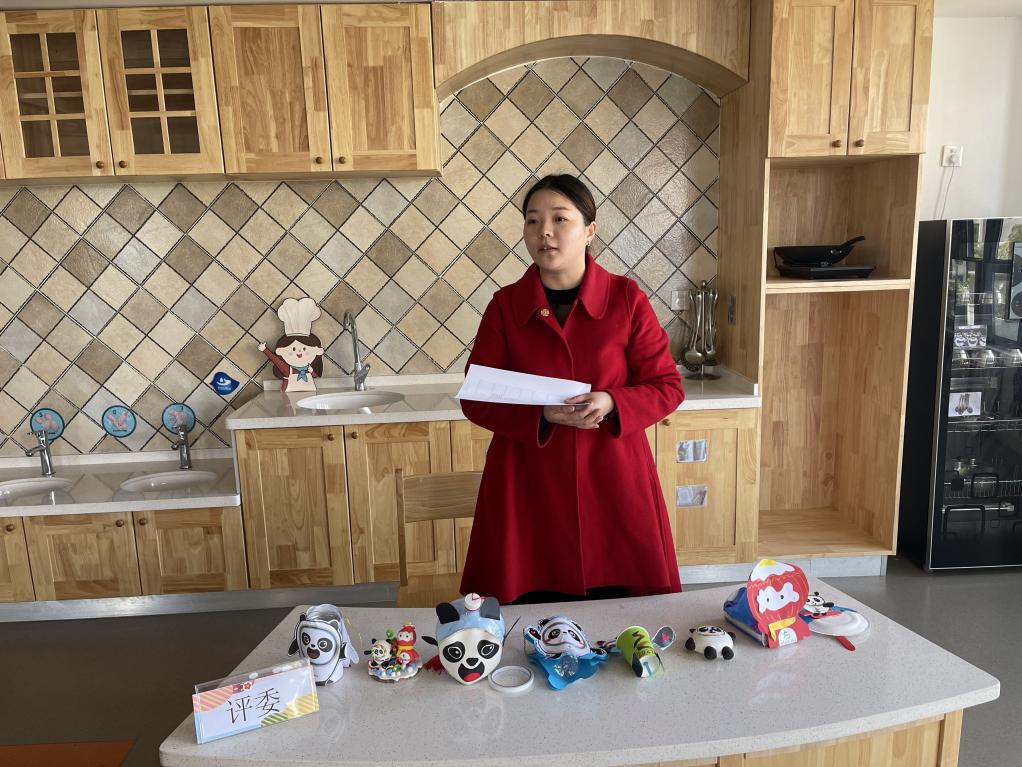 【生命迈幼·教师风采】“巧手展风采，共燃冬奥情”——迈幼嘉誉山园保育员冬奥主题手工制作评比_html_m751a32f.jpg