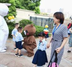 2024.9.2李梦娇【生命迈幼·童年畅玩】秋光为序，礼遇成长——记迈幼瑜憬湾分园2024年开学典礼活动_html_m7a78e94a.jpg
