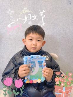 定稿【生命迈幼·校园新闻】春日花漾，爱满心间——迈幼嘉誉山分园“三八妇女节”主题活动_html_2386719c.jpg