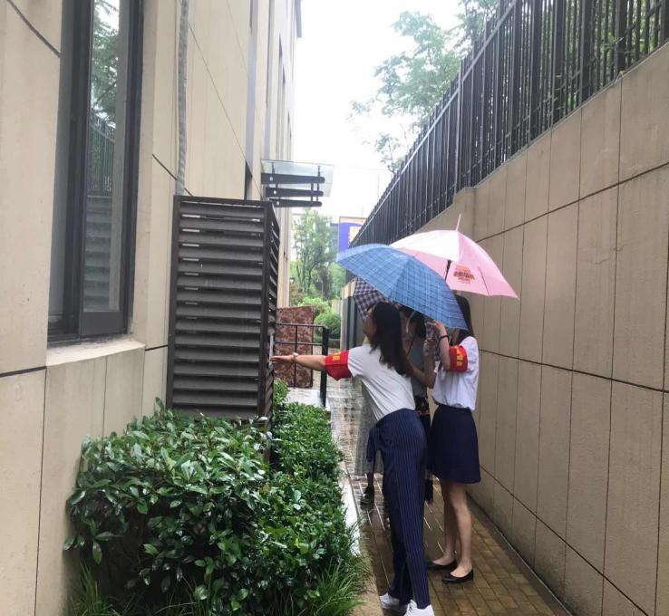 2020.6.17 顾颖 暴雨天安全检查报道(修改)_html_m290fd3bf.jpg