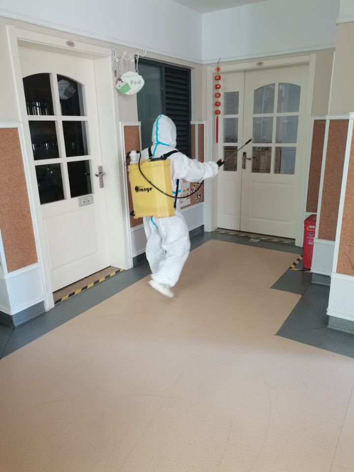 11.7复学会议_html_6e50444f.jpg