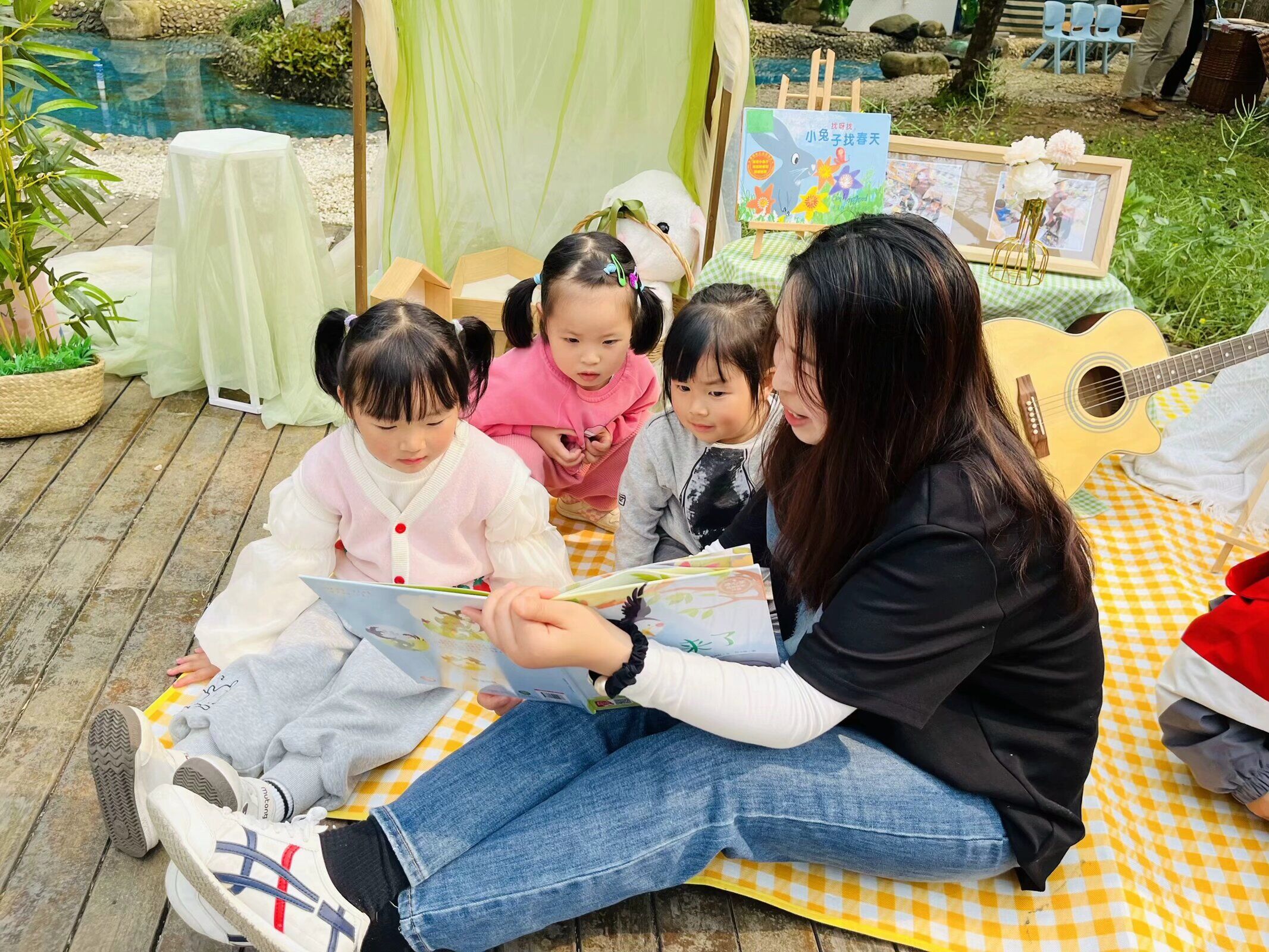 【生命迈幼·特色课程】听花开声音 赴春日“阅”会_html_185e2a04.jpg